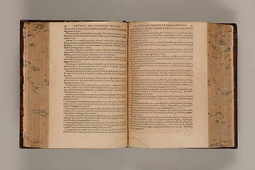 Recueil des roys de France, leurs couronne et maison / par Iean du Tillet ... En ceste derniere edition ont esté adjoustez les memoires dudit sieur ... 