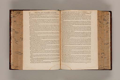 Recueil des roys de France, leurs couronne et maison / par Iean du Tillet ... En ceste derniere edition ont esté adjoustez les memoires dudit sieur ... 