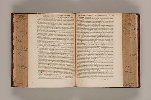 Recueil des roys de France, leurs couronne et maison / par Iean du Tillet ... En ceste derniere edition ont esté adjoustez les memoires dudit sieur ... 