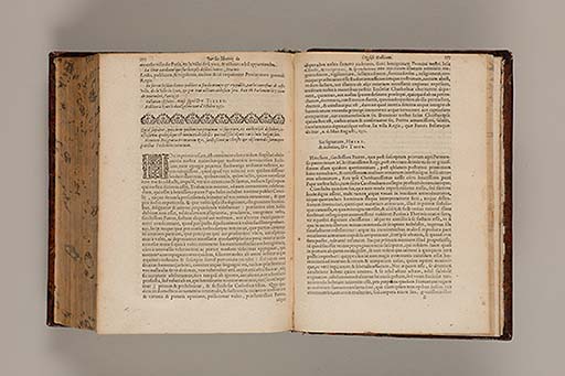 Recueil des roys de France, leurs couronne et maison / par Iean du Tillet ... En ceste derniere edition ont esté adjoustez les memoires dudit sieur ... 